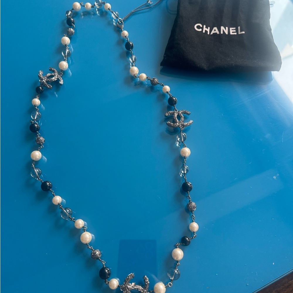 CHANEL Black and White Beaded Necklace